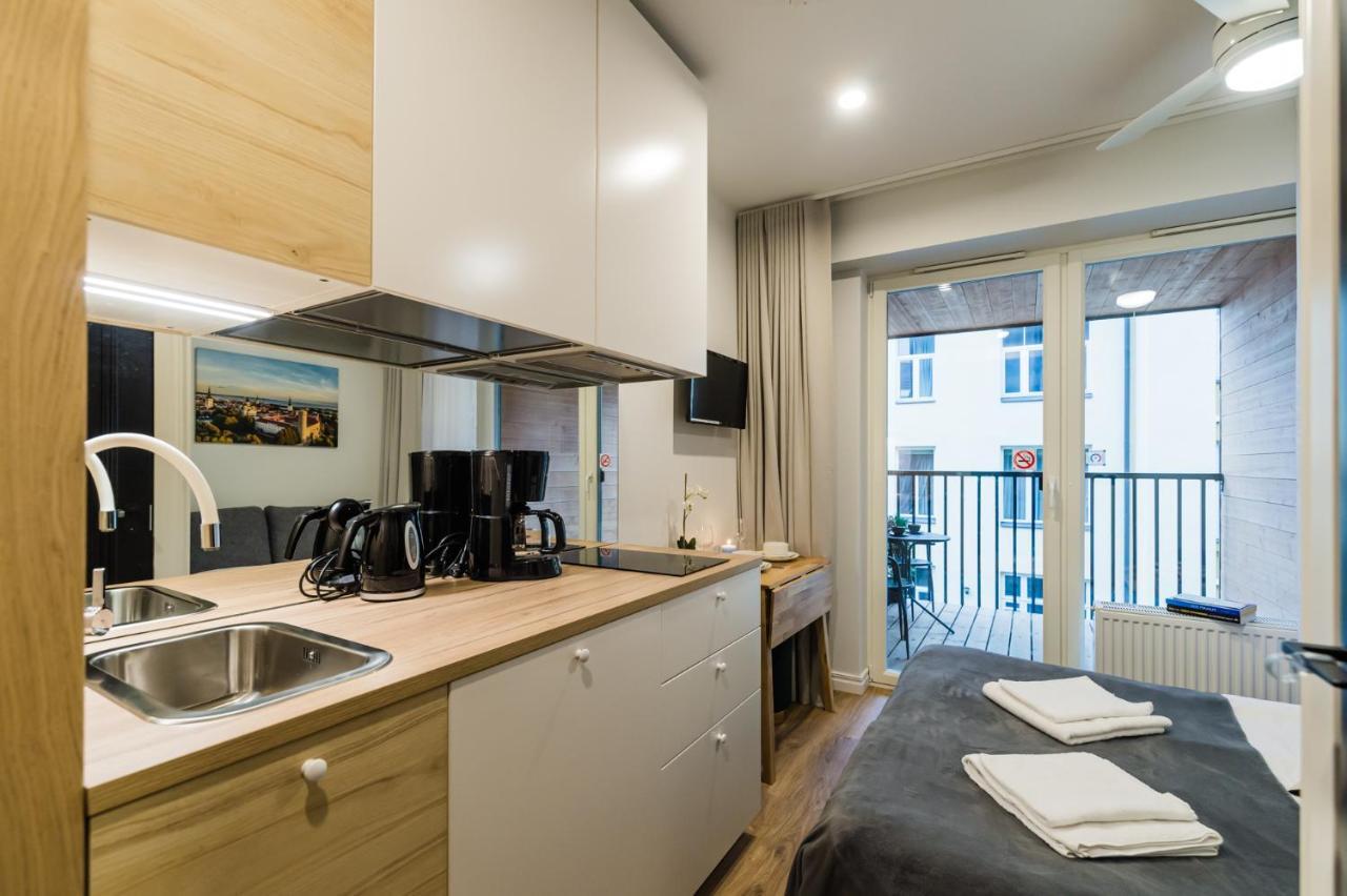 Thomas' Home - Trendy, Central & Balcony Талин Екстериор снимка